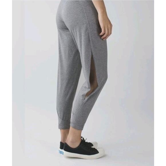 Lululemon Athletica Light Gray Superb Pant Side Slit Size 4 - Picture 1 of 7